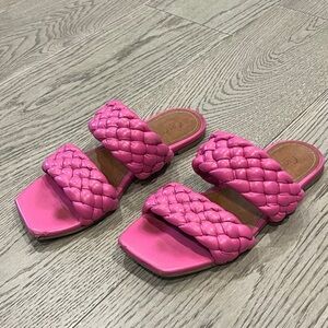 Hot pink leather L’intervalle sandals slides size 9